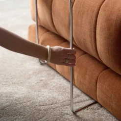 Innovation Living CozyPad-vuodesohva käsinojilla