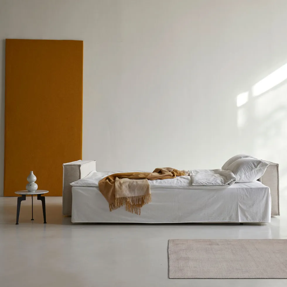 Innovation Living Newilla-vuodesohva