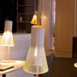 Secto Design Secto 4220 -pöytävalaisin